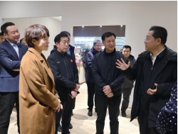  省民政廳楊大勇廳長來到歐亞賣場銀發(fā)經(jīng)濟(jì)區(qū)調(diào)研指導(dǎo)